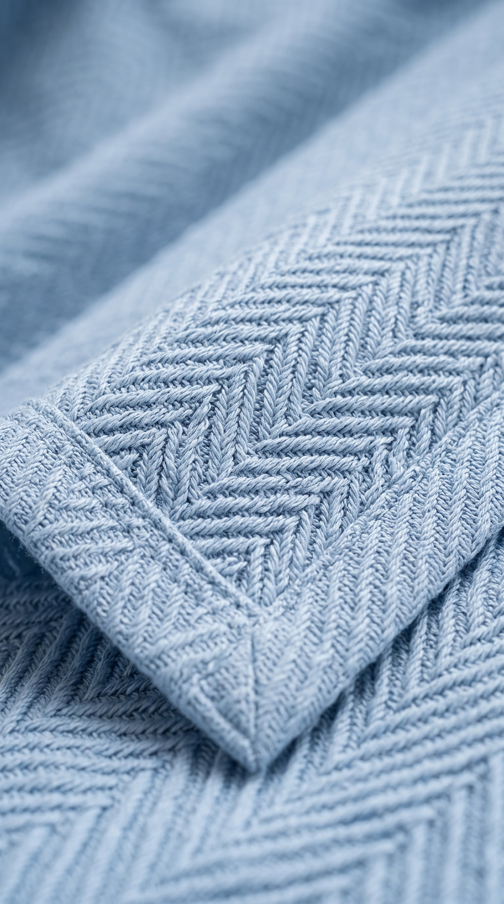 Zig-Zag Chevron Cotton Blanket – All-Season Bedding for Double Bed (210x240 cm)